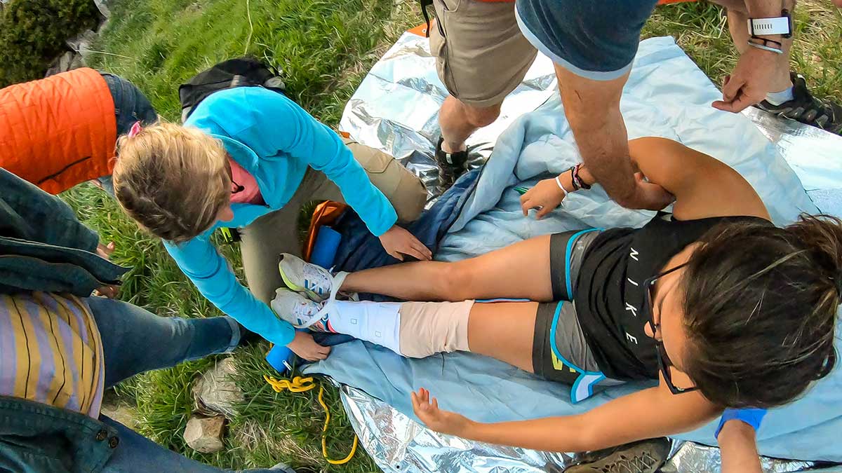Treatment of mock injury in Wilderness Life Support course